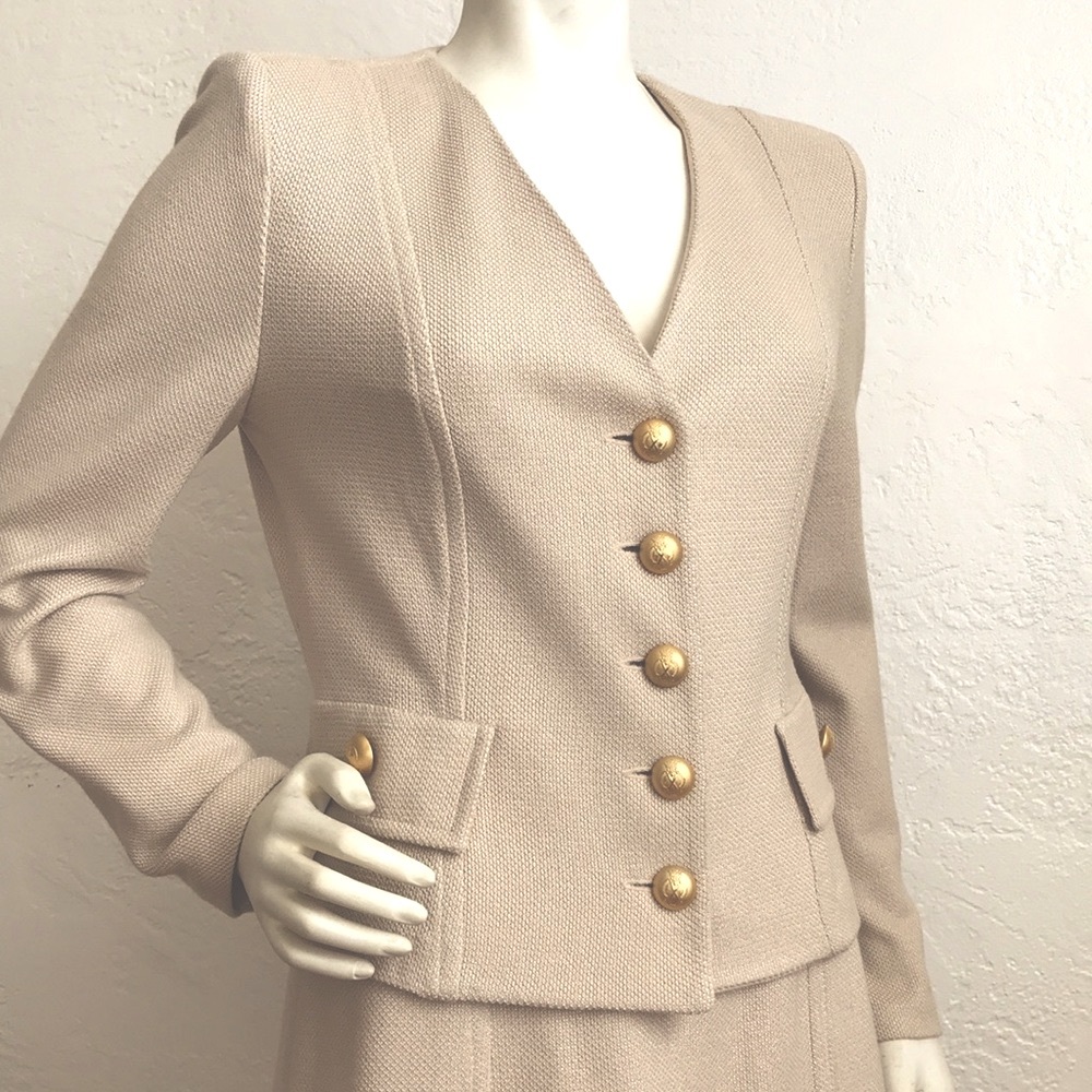 St. John collection by Marie Gray, luxurious vintage knit skirt suit Elegant!!